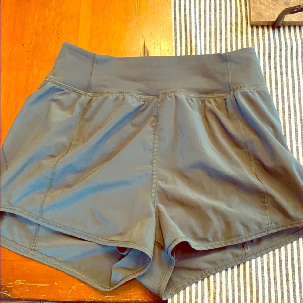 Lululemon olive green running shorts size 6